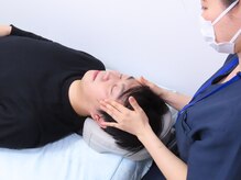 アイケアラボ 四ツ谷店(アイケアLaBo)/目元に低周波で施術を行います