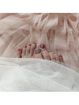 オリビアブルー(Olivia Blue)の写真/足元から夏映え!話題のフラッシュネイルが今だけ3980円で楽しめる特別クーポン