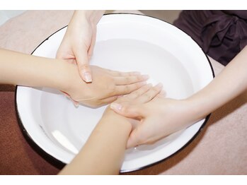 ハンドバスでしっかり手肌を保湿