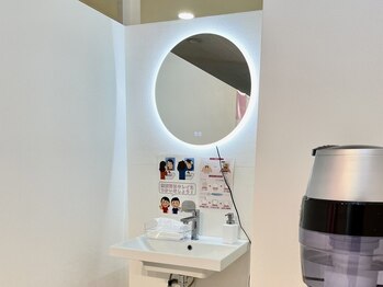 エクシアホワイトニング 札幌大通店/札幌店内観・洗面