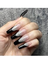 シャナレブレ(Xanaleble)/スカルプ★ラメグラと黒フレンチ