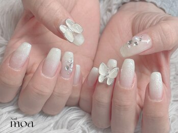 モア(moa)/ホワイト 蝶々パーツ