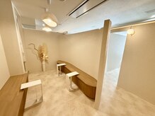 マキュム 中町(MAQUM)の雰囲気(ゆったりとした待合で施術前から心が躍ります)
