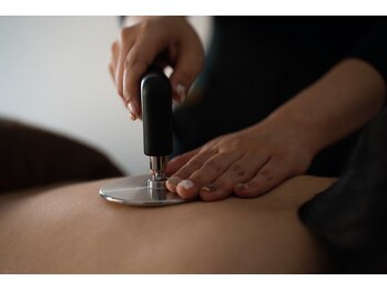 えにし整骨院 整体院/背中美人を目指すならインディバ