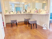 サニーサイド ウィズ マキア 茅ヶ崎店(Sunnyside with MAQUIA)の雰囲気（広々としたメイク直しスペースあり♪ドリンクサービスございます）