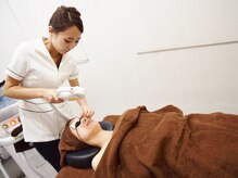 クイーナクルー(QUEENA CLUE)/光フェイシャルでツルツル♪