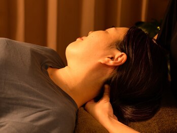 光(ひかり)/首・マッサージ