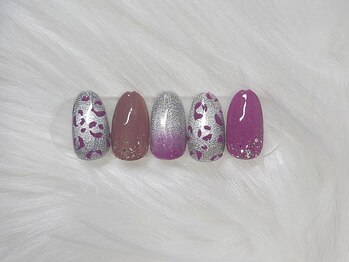 イング(+ Ing)/ヒョウ柄ネイル