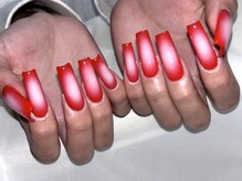 店内には韓国直輸入のジェルが沢山!取り扱いジェルも500色以上◎