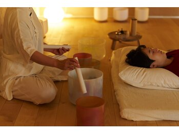 ナムナム(NAMNAM)の写真/【思考過多/ヘッドスパ】音浴×ヘッドスパで唯一無二の没入感。瞑想状態に誘う深いリラクゼーション