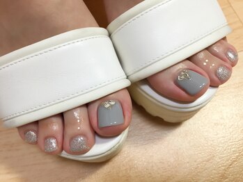リリーヘブン(LILY HEAVEN)/綺麗な足先へ、涼しげなグレー☆