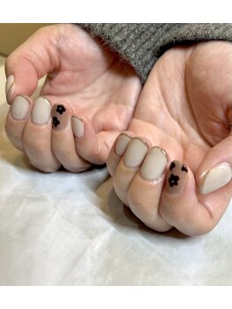 シルキーカラーとフラワーネイル