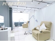 白を基調とした明るく広々とした空間♪