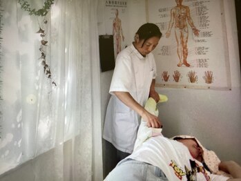 ひまわり健康整体院の写真/【眼精疲労・頭の重だるさに】中国伝統のツボ集中ケア。漢方温石で温め巡りを整える、本格派極上ヘッドスパ