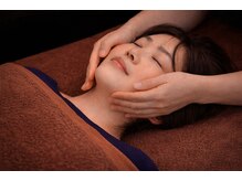 ア ムーン ドロップ(a Moon Drop)/寝てる間に小顔に