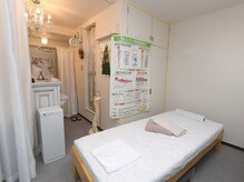 かずみの部屋の雰囲気（カイロでは正しい姿勢へ導く特殊なマットレスを使用いたします。）