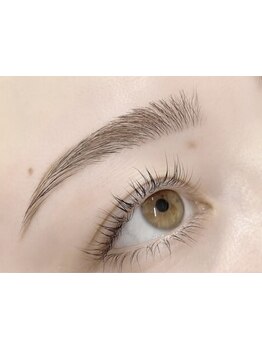 ナチュラル上品な目元にしたい