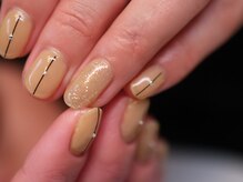 クロ(KURO)/個性派イエロー茜部ネイルサロン