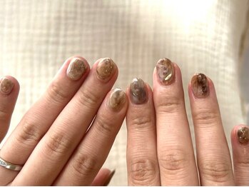 エテル ネイル アトリエ(etelu nail atelier)の写真/ショートネイルも上品可愛♪ニュアンスデザインを似合わせ提案◎ワンカラー/マグネットでシンプルネイルも!