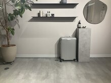 シンプルな店内