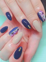 ヘアーアンドビューティー ルーツ(#roots)/ネイビー×ベージュネイル