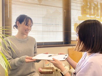 レフアうめじま整骨院/カルテ記入