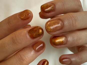 ダブリューズビューティールーム マヒナネイル(W's Beauty room/MAHINA nail)の写真/【大人お洒落ネイルが好きな方必見★】シンプルの中にワンポイントお洒落なワクワクを入れ込むネイル