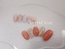 ディバイン ネイルズ(DIVINE NAILS)/ニュアンス４本アート