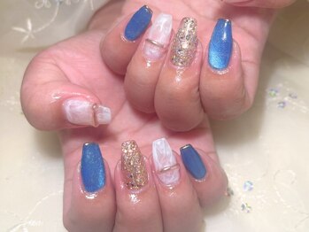 ティアリス(NAIL SALON TIARIS)/鮮やかブルーネイル