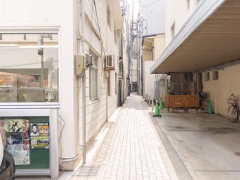 ミネット(minette)/1-2交番からさらに路地を南へ