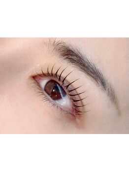 ナチュラル上品な目元にしたい