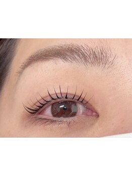 ナチュラル上品な目元にしたい