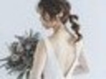 カルナ(CARNA)の写真/【最高に輝く花嫁へ】一生に一度の晴れ舞台から、ドレス映えする華奢な上半身と究極の横顔美人に◎