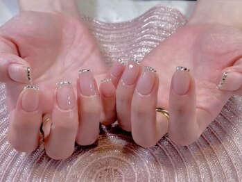 フィグトーキョー(Fig Tokyo)の写真/【オフィスでも浮かない上品ネイル】仕事もプライベートも、さりげなく差がつく。