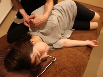 温(on)の写真/人気No.1「全身矯正＋よもぎ蒸し」体を内側から温めながら整えることで、慢性的な肩こりや腰痛を根本改善◎