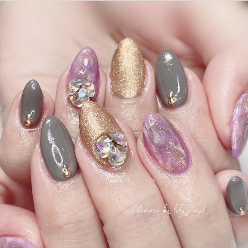 2026年冬トレンド】プルメリアのネイルデザイン集｜人気順