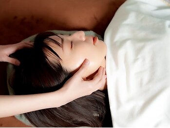 ミミループ(Mimiloop)の写真/【本格小顔ケア】赤ちゃん肌にも使える◎オーガニックオイル×デコルテ流しで速攻フェイスライン変化！