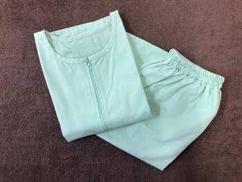 まる整骨院/お着換え！