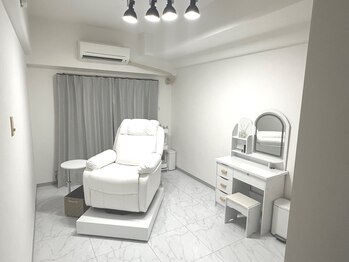 ラシュア 天王寺店(Lashure)の写真/《ゆっくりお寛ぎいただける完全個室空間》お子様同伴可♪まつげパーマ×アイブロウサロン**
