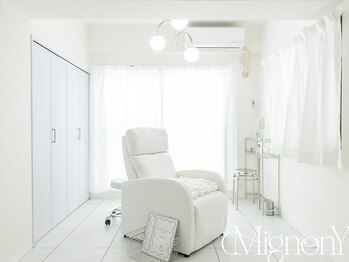 ミニョン ワイ(Mignon Y)の写真/プライベート空間で、あなただけの美まつげを実現しませんか？リラックスしながら特別な施術を体感♪