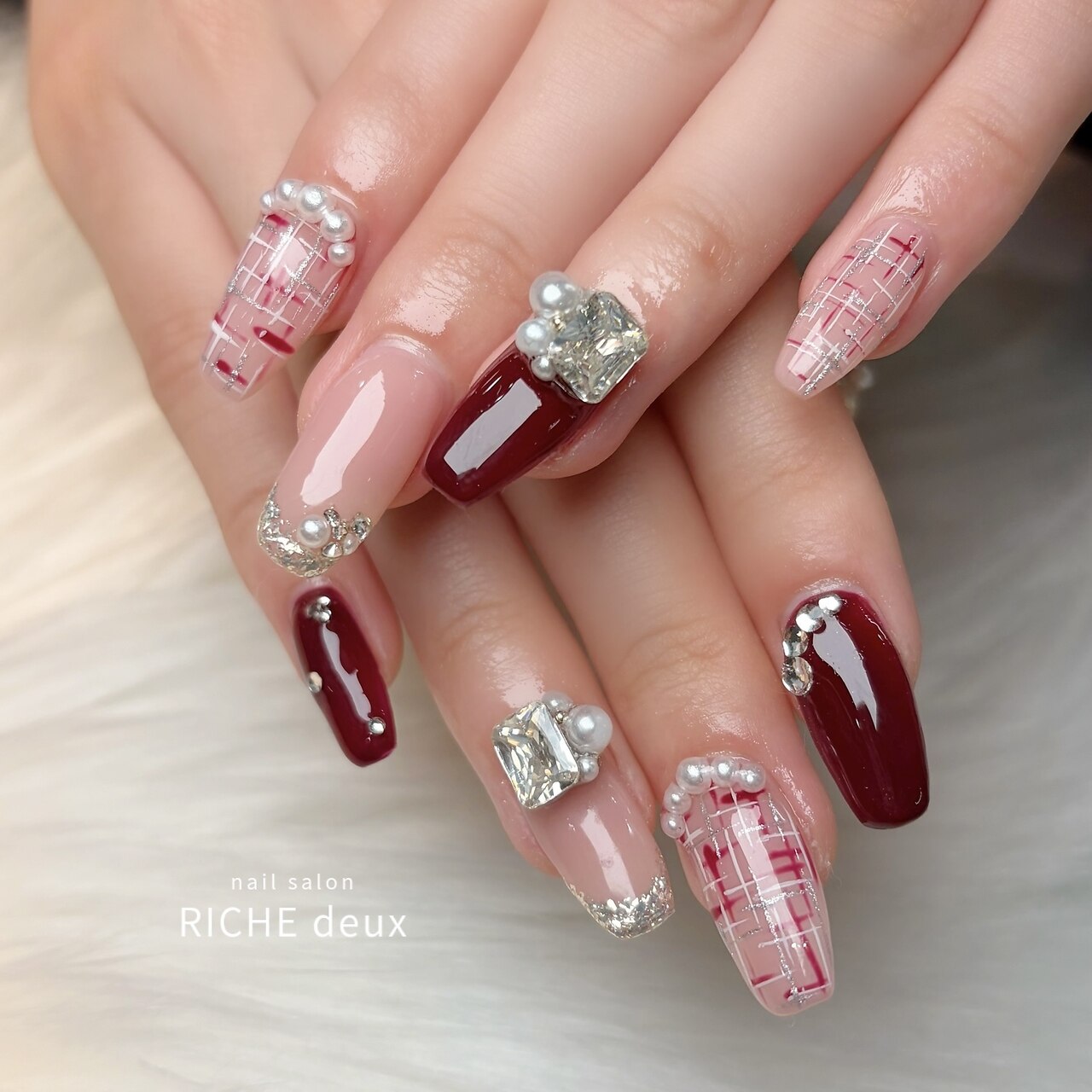 2026年冬トレンド】ガーリー ツイードのネイルデザイン集｜人気順｜13