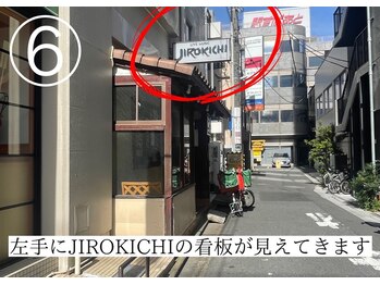 アイラッシュサロン ミー(ME)/"JIROKICHI"の看板が見えます