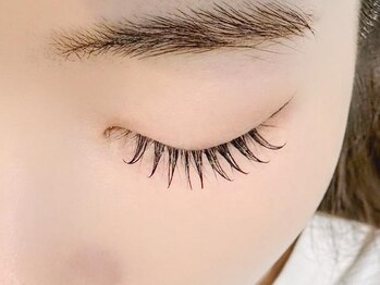イェッカ(YECCA)の写真/モチの良さを求めるなら当店におまかせ♪毛質多数!カラーエクステもあるので、貴方の理想の仕上がりに…!!