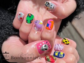 個性派カラフルネイル