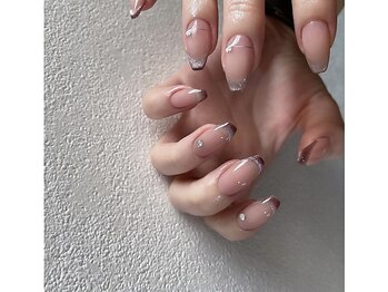 クチュリエール(Couturie're)の写真/－究極のシンプルネイルを－爪周りの角質・甘皮を丁寧に処理し、どこから見ても瑞々しい指先に。持続力も◎
