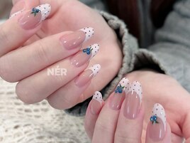 ブルーベリードットネイル