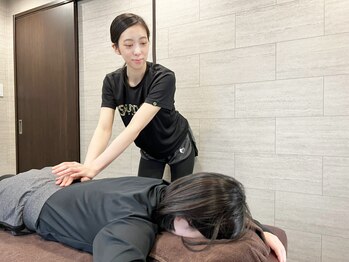 ヴィオーデ 銀座店/背骨の全身しなりで不調を撃退