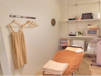 アンベリールの写真/【イオン導入美白脱毛】美肌&毛穴引き締め効果◎ワントーン明るいツルスベたまご肌へ導きます★