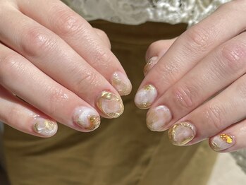 シュエット(Chouette)の写真/シンプルなのに被らない。理想のニュアンスネイルに出会える♪おしゃれママからも好評◎見惚れる指先に!