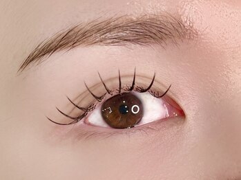 トリニティ ビューティーアンドヘルス(Trinity Beauty＆Health)の写真/お目元に合う自然なエクステデザインで垢抜けeye☆まつ毛パーマの様なナチュラルな仕上がりに！